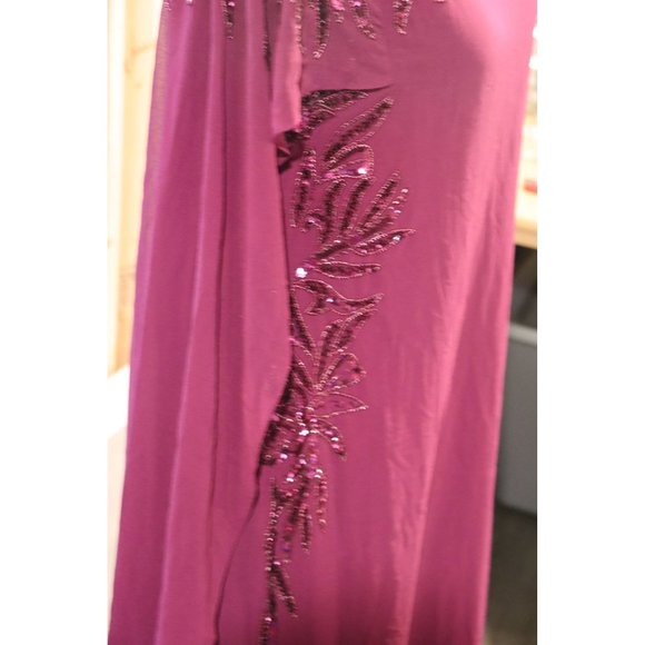 Adrianna Pappell Beaded Cape dress Wildberry Size 14 NWT with some flaws - Picture 3 of 9